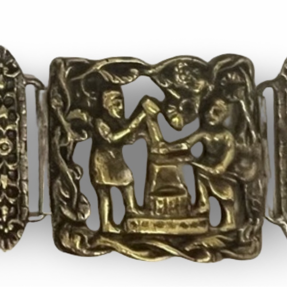 Vintage Brass Tone Etruscan Revival Cuff Bracelet - Picture 9 of 11